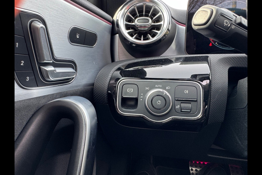 Mercedes-Benz A-Klasse 180 AMG 2021 Panorama Sfeerver. Memory