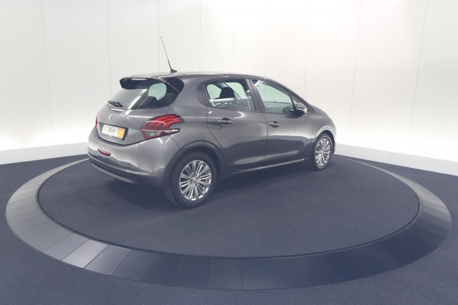 Peugeot 208 PureTech 82 Signature | Apple Carplay | Parkeersensoren | Navigatie | Airco