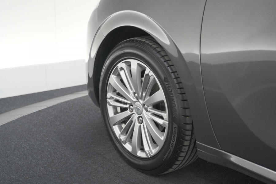 Peugeot 208 PureTech 82 Signature | Apple Carplay | Parkeersensoren | Navigatie | Airco