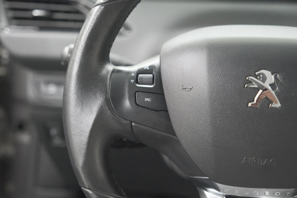 Peugeot 208 PureTech 82 Signature | Apple Carplay | Parkeersensoren | Navigatie | Airco