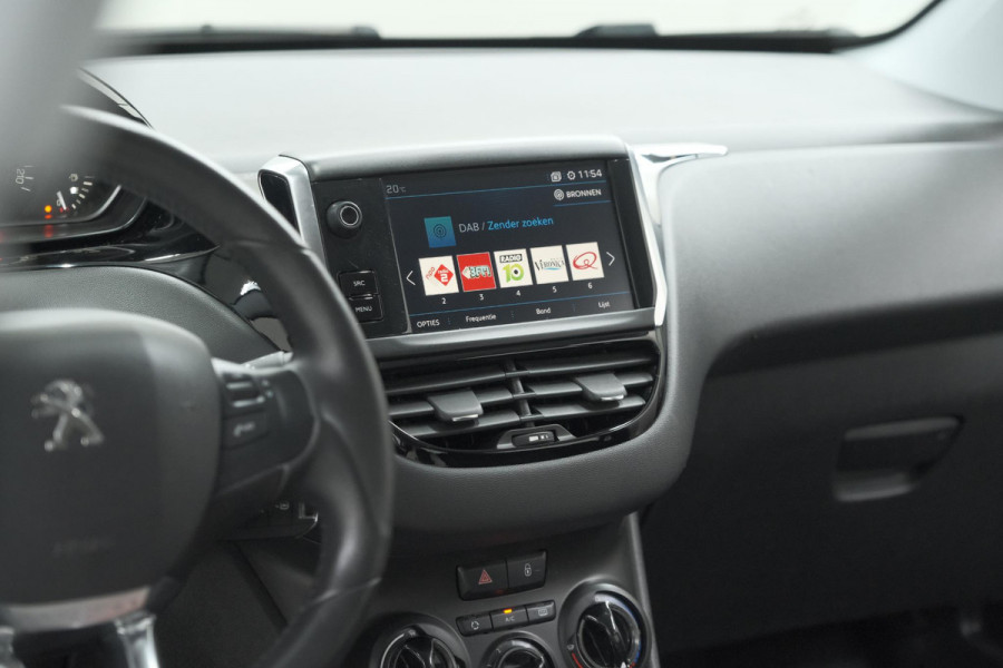 Peugeot 208 PureTech 82 Signature | Apple Carplay | Parkeersensoren | Navigatie | Airco
