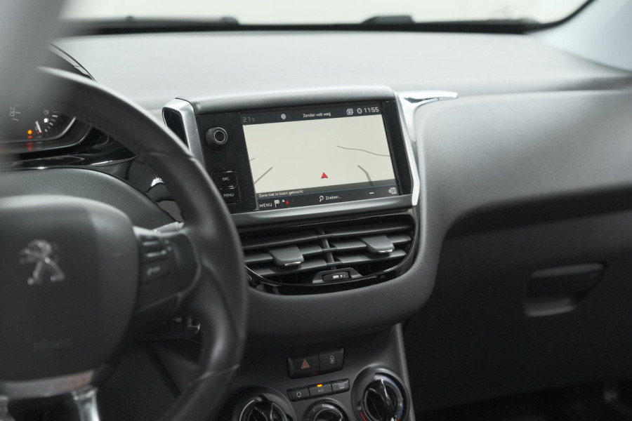 Peugeot 208 PureTech 82 Signature | Apple Carplay | Parkeersensoren | Navigatie | Airco