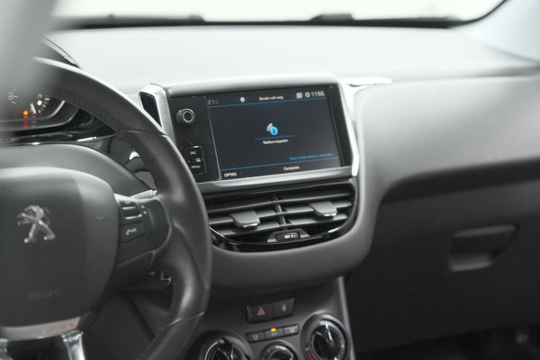 Peugeot 208 PureTech 82 Signature | Apple Carplay | Parkeersensoren | Navigatie | Airco
