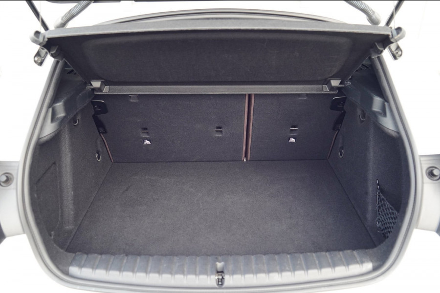 BMW 1-serie 118i Business Edition / M-Sport / 85dkm NAP / Leder / Camera / Stoel- & Stuurverw. / Navi