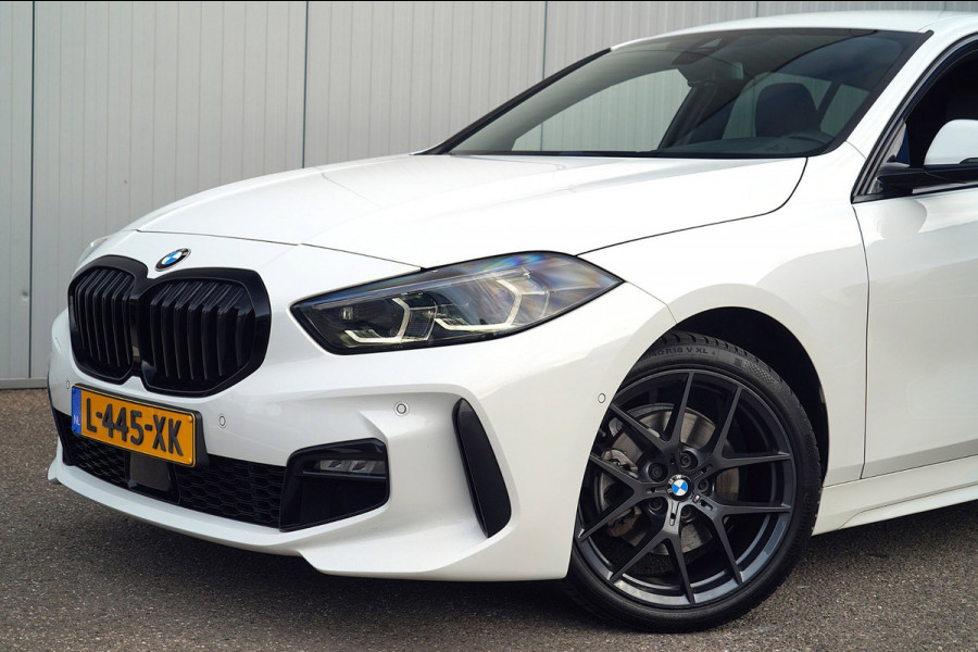 BMW 1-serie 118i Business Edition / M-Sport / 85dkm NAP / Leder / Camera / Stoel- & Stuurverw. / Navi