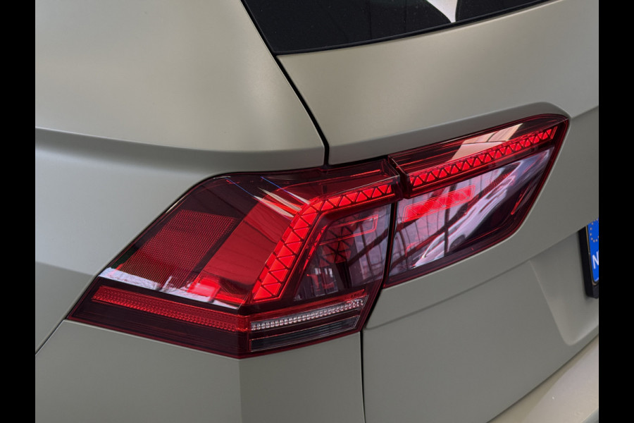 Volkswagen Tiguan 1.5 TSI ACT Highline Bns R-Line Trekhaak Unieke-Wrap Adaptive-Cruise