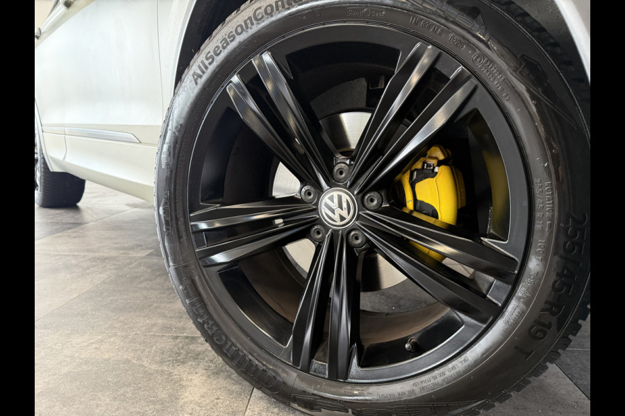 Volkswagen Tiguan 1.5 TSI ACT Highline Bns R-Line Trekhaak Unieke-Wrap Adaptive-Cruise