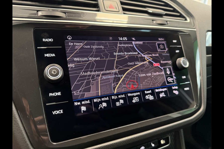 Volkswagen Tiguan 1.5 TSI ACT Highline Bns R-Line Trekhaak Unieke-Wrap Adaptive-Cruise