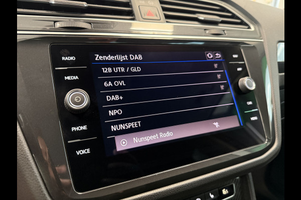 Volkswagen Tiguan 1.5 TSI ACT Highline Bns R-Line Trekhaak Unieke-Wrap Adaptive-Cruise