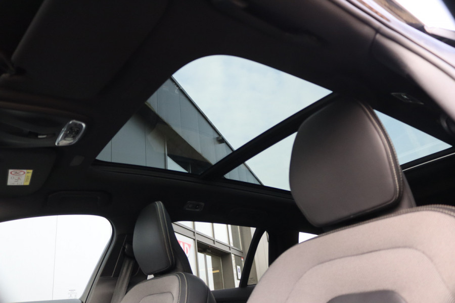 Volvo V60 2.0 T6 Recharge 340PK AWD R-Design Elektr.-trekhaak/Pano-dak/Winter-pack/Memory-stoel/Camera