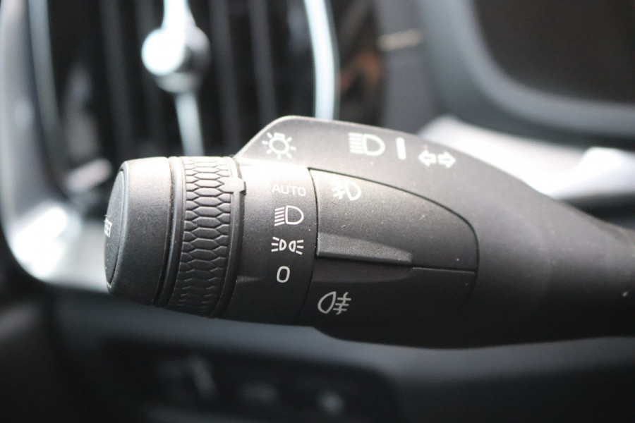 Volvo V60 2.0 T6 Recharge 340PK AWD R-Design Elektr.-trekhaak/Pano-dak/Winter-pack/Memory-stoel/Camera