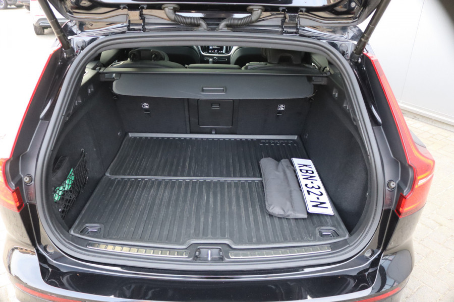 Volvo V60 2.0 T6 Recharge 340PK AWD R-Design Elektr.-trekhaak/Pano-dak/Winter-pack/Memory-stoel/Camera
