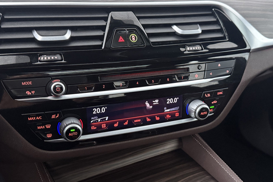 BMW 6 Serie Gran Turismo 630i High Executive (PANORAMADAK, H&K AUDIO, STOELVERWARMING/VERKOELING, STUURVERWARMING, CAMERA)