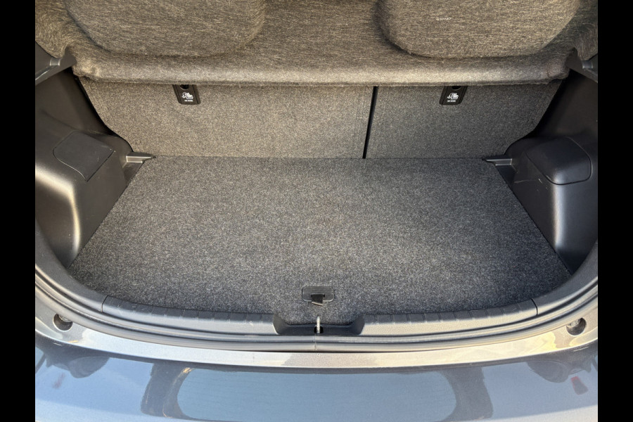 Toyota Yaris 1.5 Hybrid Team D | Stoelverw. | Trekhaak afn. | Lane Assist Prijs Rijklaar!!