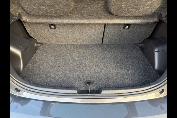 Toyota Yaris 1.5 Hybrid Team D | Stoelverw. | Trekhaak afn. | Lane Assist Prijs Rijklaar!!