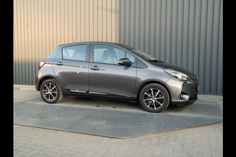 Toyota Yaris 1.5 Hybrid Team D | Stoelverw. | Trekhaak afn. | Lane Assist Prijs Rijklaar!!