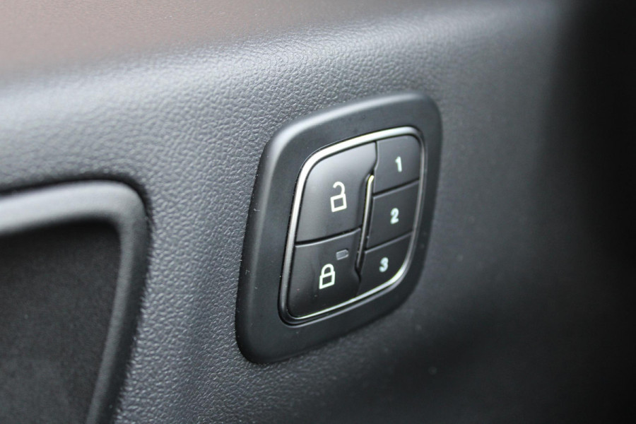 Ford Kuga 2.5 PHEV ST-Line X | Winterpack | AGR Stoelen | Electrische Achterklep | B & O Sound