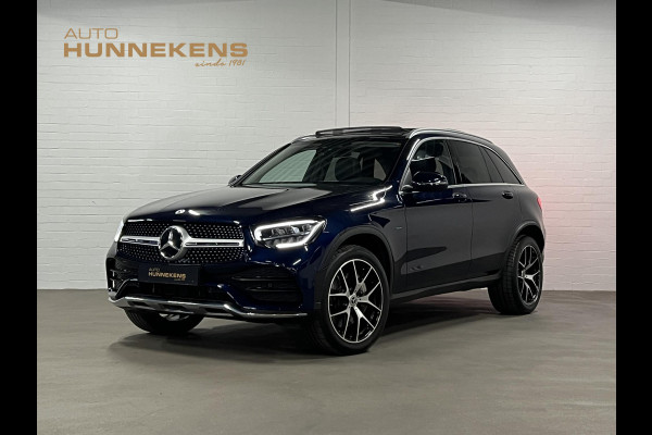 Mercedes-Benz GLC GLC 300e 4MATIC AMG Trekhaak | Adapt. cruise | Open dak | Achteruitrij camera | Stoelverwarming | Carplay | Bliss