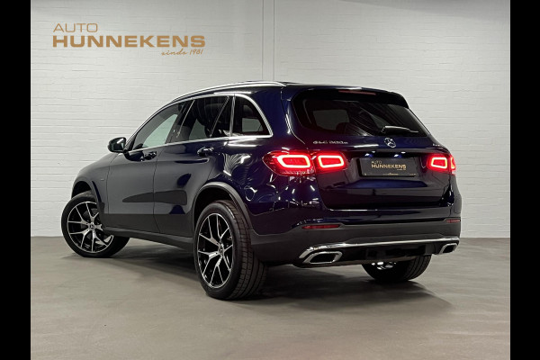 Mercedes-Benz GLC GLC 300e 4MATIC AMG Trekhaak | Adapt. cruise | Open dak | Achteruitrij camera | Stoelverwarming | Carplay | Bliss