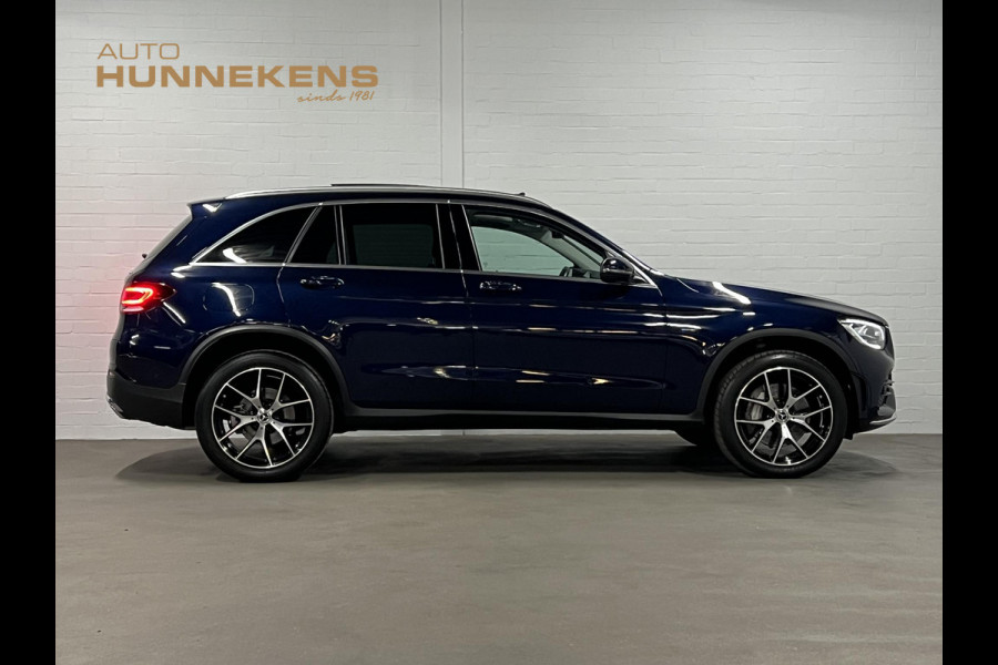 Mercedes-Benz GLC GLC 300e 4MATIC AMG Trekhaak | Adapt. cruise | Open dak | Achteruitrij camera | Stoelverwarming | Carplay | Bliss