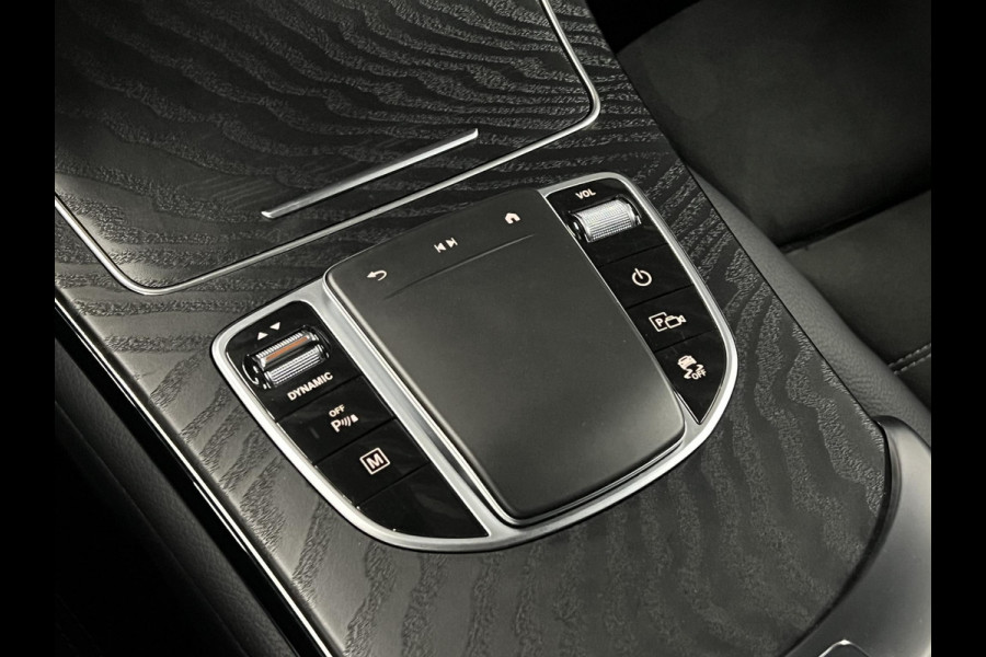 Mercedes-Benz GLC GLC 300e 4MATIC AMG Trekhaak | Adapt. cruise | Open dak | Achteruitrij camera | Stoelverwarming | Carplay | Bliss