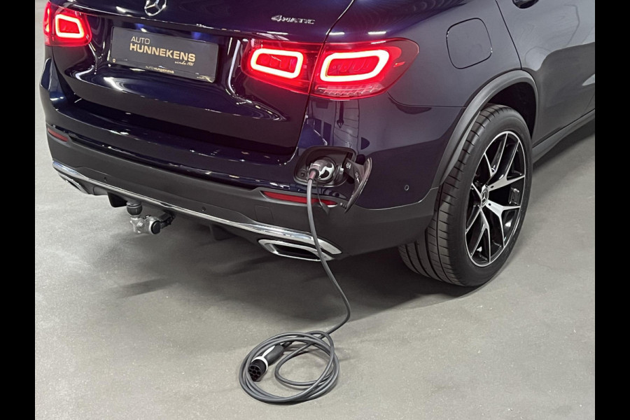 Mercedes-Benz GLC GLC 300e 4MATIC AMG Trekhaak | Adapt. cruise | Open dak | Achteruitrij camera | Stoelverwarming | Carplay | Bliss