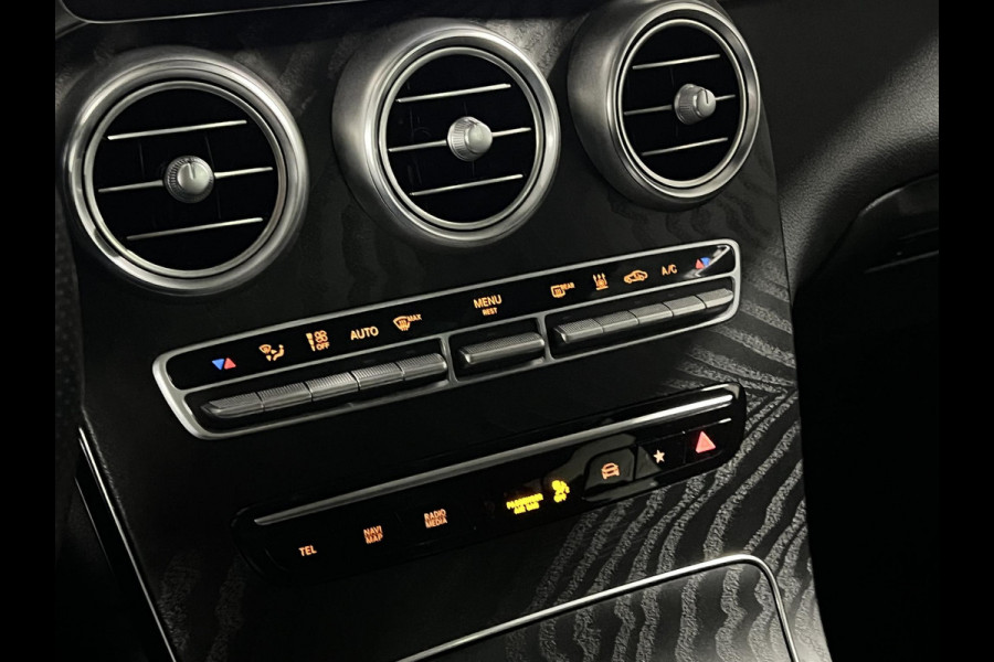 Mercedes-Benz GLC GLC 300e 4MATIC AMG Trekhaak | Adapt. cruise | Open dak | Achteruitrij camera | Stoelverwarming | Carplay | Bliss