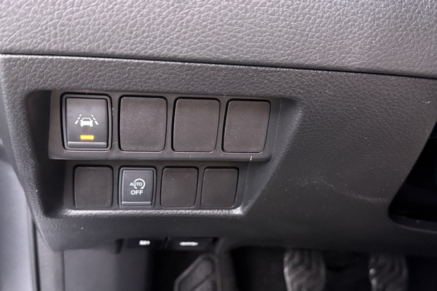 Nissan QASHQAI 1.2 Tekna + (STOELVERWARMING, CAMERA, ELEKTR STOELEN, TREKHAAK, PARKEERSENSOREN, LANE-ASSSIST)