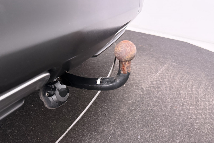 Nissan QASHQAI 1.2 Tekna + (STOELVERWARMING, CAMERA, ELEKTR STOELEN, TREKHAAK, PARKEERSENSOREN, LANE-ASSSIST)