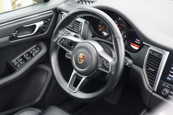 Porsche Macan 2.0 + PANORAMADAK / LUCHTVERING / 21" TURBO / MEMORY