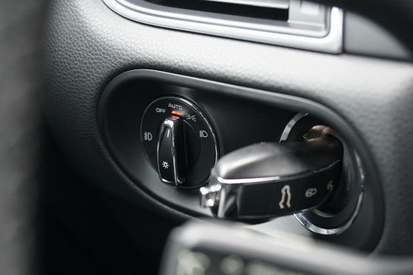 Porsche Macan 2.0 + PANORAMADAK / LUCHTVERING / 21" TURBO / MEMORY