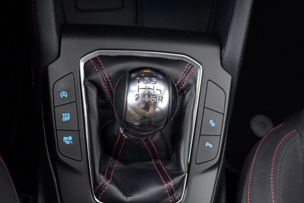 Ford Focus 1.0 EcoBoost ST Line Business (STOEL/STUUR VERWARMING, CAMERA, CRUISE ADAPTIEF, LANE-ASSIST, PARKEERSENSOREN, NAVI)