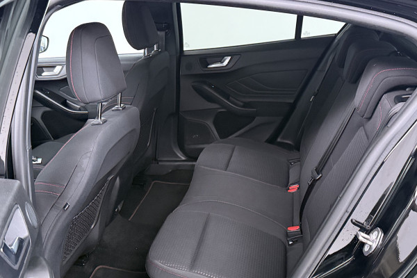 Ford Focus 1.0 EcoBoost ST Line Business (STOEL/STUUR VERWARMING, CAMERA, CRUISE ADAPTIEF, LANE-ASSIST, PARKEERSENSOREN, NAVI)