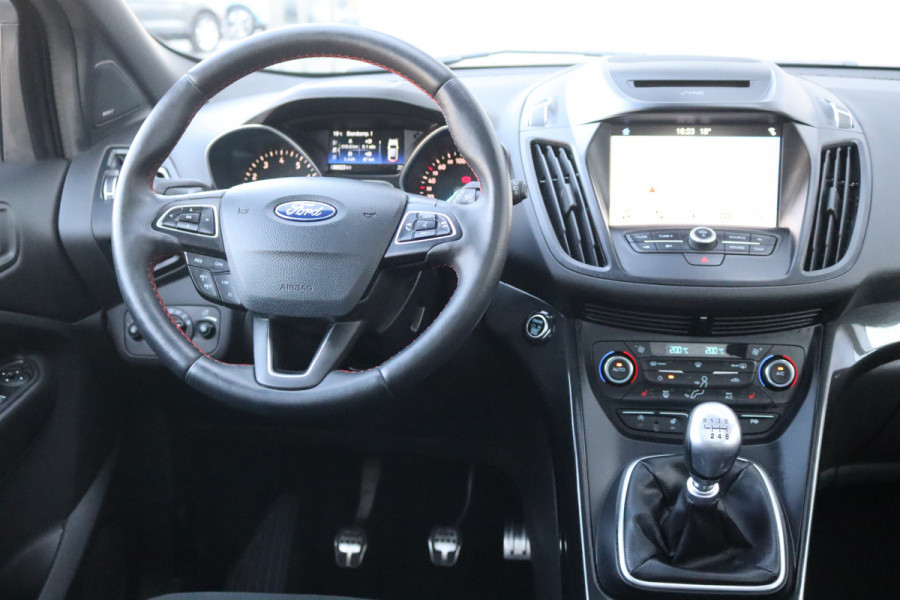 Ford Kuga 1.5 EcoB. 150PK ST Line X Pano-dak/Winter-pack/Camera/Navigatie/Parkeerhulp/Carplay-android