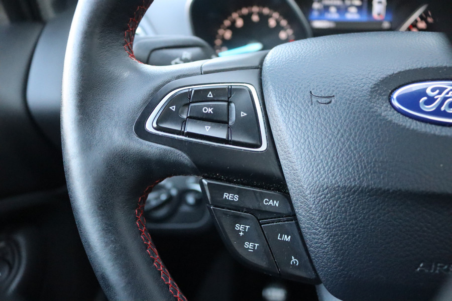 Ford Kuga 1.5 EcoB. 150PK ST Line X Pano-dak/Winter-pack/Camera/Navigatie/Parkeerhulp/Carplay-android