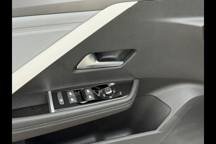 Opel Astra 1.2 Elegance Automaat 130 Pk / Navi Carplay / Climate / Camera / Cruise / Lichtmetaal.