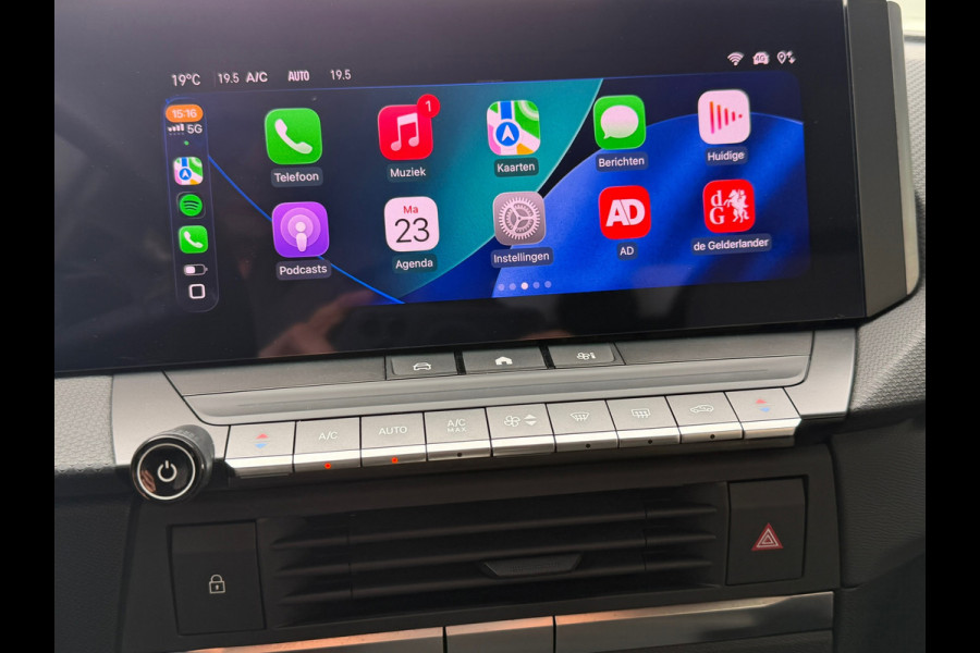 Opel Astra 1.2 Elegance Automaat 130 Pk / Navi Carplay / Climate / Camera / Cruise / Lichtmetaal.