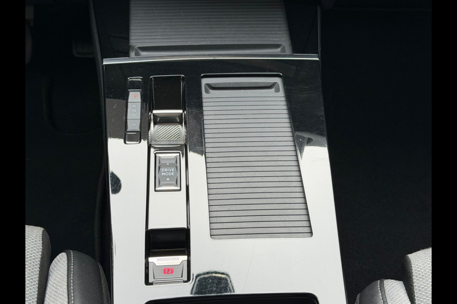 Opel Astra 1.2 Elegance Automaat 130 Pk / Navi Carplay / Climate / Camera / Cruise / Lichtmetaal.