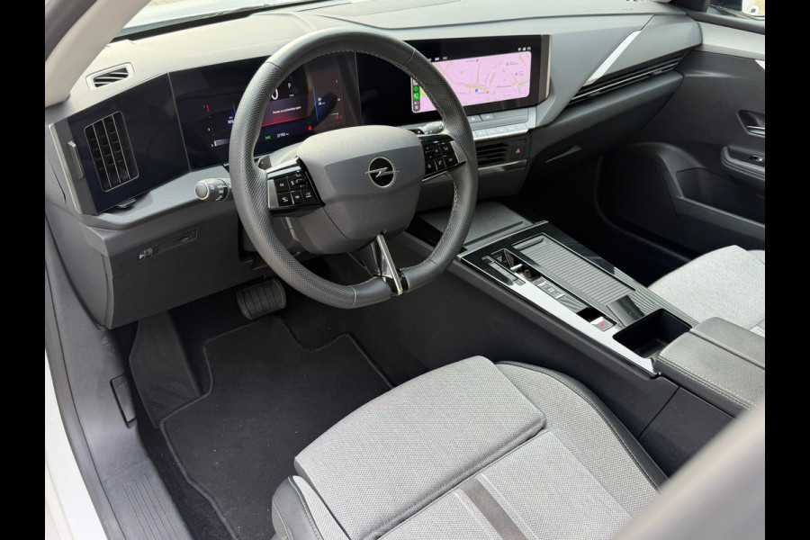 Opel Astra 1.2 Elegance Automaat 130 Pk / Navi Carplay / Climate / Camera / Cruise / Lichtmetaal.