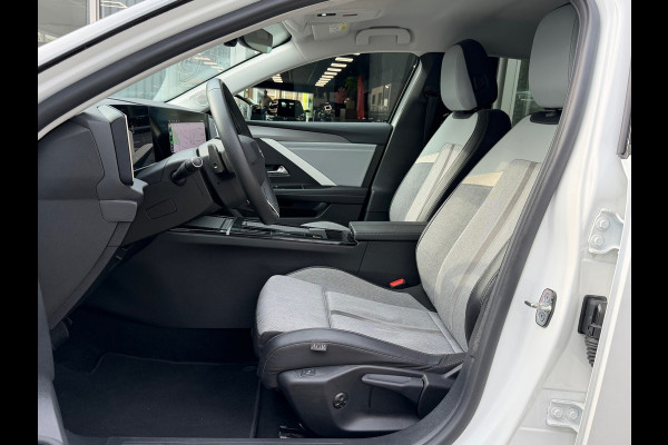 Opel Astra 1.2 Elegance Automaat 130 Pk / Navi Carplay / Climate / Camera / Cruise / Lichtmetaal.