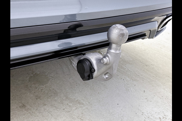 Volvo V60 2.0 T8 Hybride AWD R-Design / Trekhaak / Panoramadak / Leder / Navigatie / Adap. Cruise / Pdc.V+A / Apk 10-2027