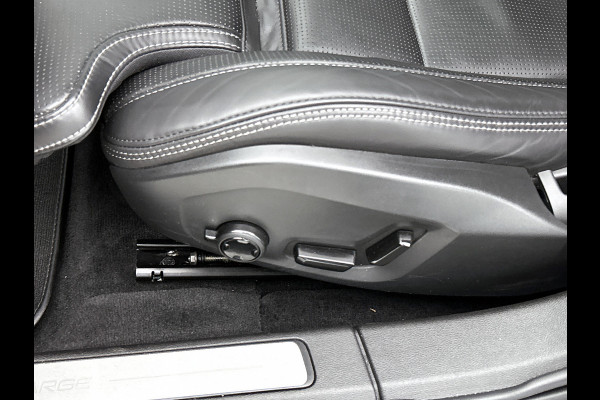 Volvo V60 2.0 T8 Hybride AWD R-Design / Trekhaak / Panoramadak / Leder / Navigatie / Adap. Cruise / Pdc.V+A / Apk 10-2027