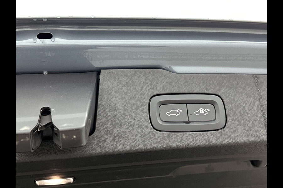 Volvo V60 2.0 T8 Hybride AWD R-Design / Trekhaak / Panoramadak / Leder / Navigatie / Adap. Cruise / Pdc.V+A / Apk 10-2027