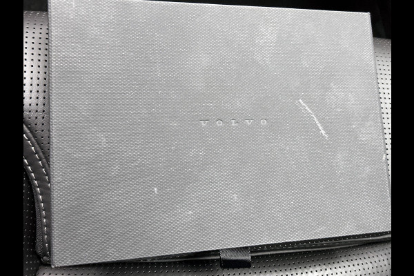 Volvo V60 2.0 T8 Hybride AWD R-Design / Trekhaak / Panoramadak / Leder / Navigatie / Adap. Cruise / Pdc.V+A / Apk 10-2027