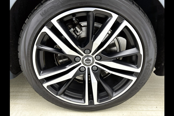 Volvo V60 2.0 T8 Hybride AWD R-Design / Trekhaak / Panoramadak / Leder / Navigatie / Adap. Cruise / Pdc.V+A / Apk 10-2027