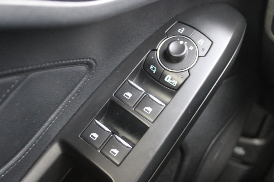 Ford Focus 1.0 EcoBoost Hybrid ST Line X Business Full options | Winter Pack