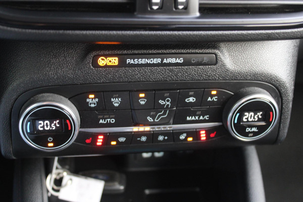 Ford Focus 1.0 EcoBoost Hybrid ST Line X Business Full options | Winter Pack