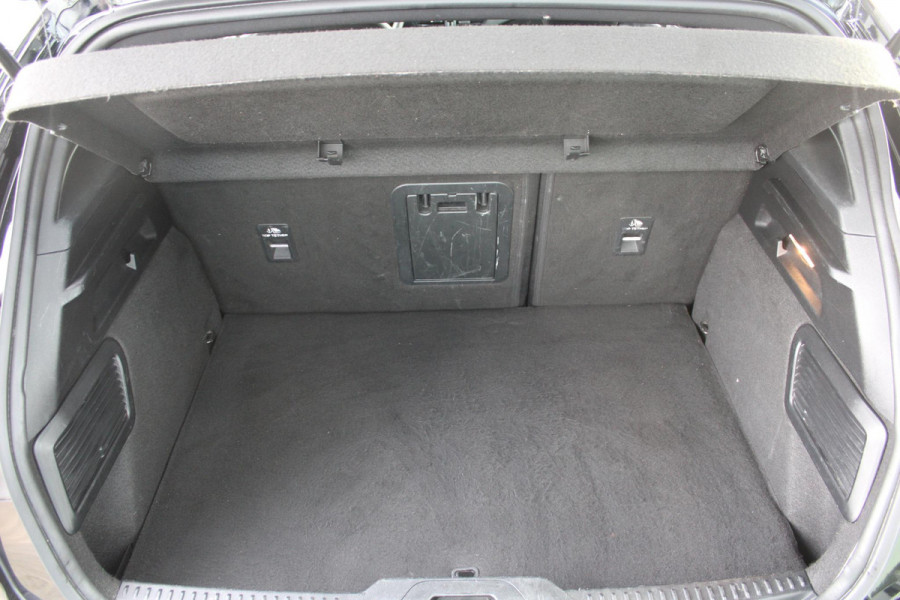 Ford Focus 1.0 EcoBoost Hybrid ST Line X Business Full options | Winter Pack