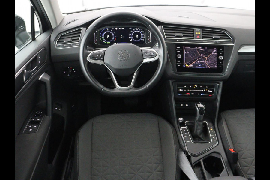 Volkswagen Tiguan 1.4 TSI eHybrid Comfortline | SOH 87% | Panoramadak | Camera | Carplay | Adaptive cruise | Keyless | Navigatie | Full LED | Climate control | Virtual Cockpit | Sfeerverlichting | PHEV | Plug In