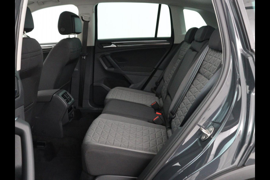 Volkswagen Tiguan 1.4 TSI eHybrid Comfortline | SOH 87% | Panoramadak | Camera | Carplay | Adaptive cruise | Keyless | Navigatie | Full LED | Climate control | Virtual Cockpit | Sfeerverlichting | PHEV | Plug In